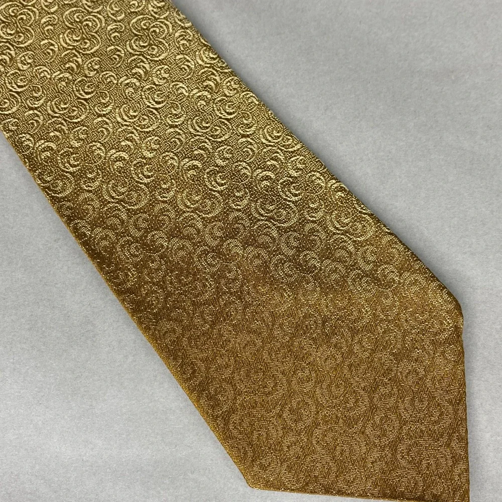 VTG Wembley Silk Necktie Mens Gold Metallic Swirl Jacquard MCM Retro 55x3